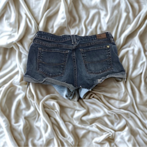 Bullhead PacSun Women’s Dark Wash Raw Hem Denim Shorts – Distressed Cutoff - Picture 3 of 3